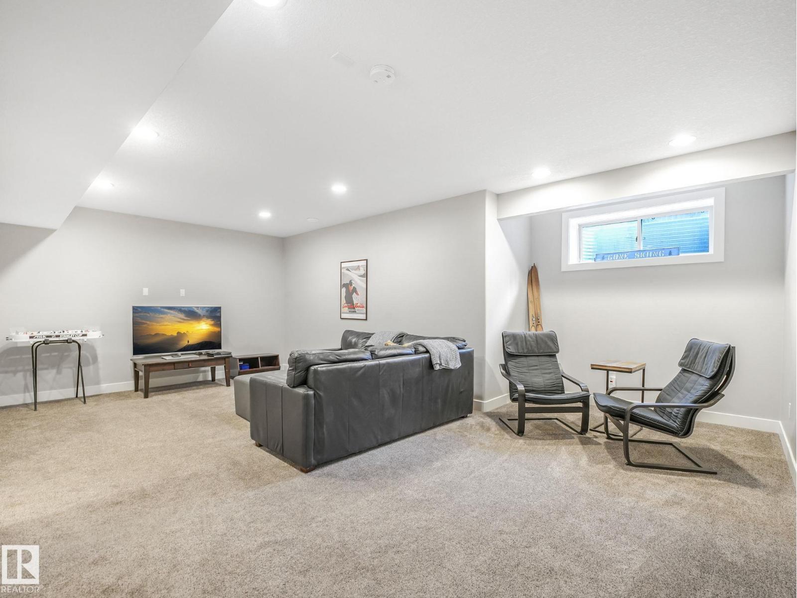 36 Nault Cr, St. Albert, AB - Indoor