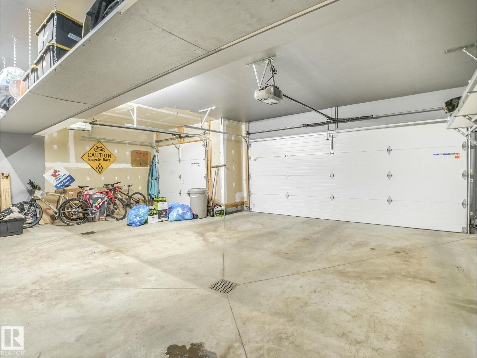 36 Nault Cr, St. Albert, AB - Indoor Photo Showing Garage