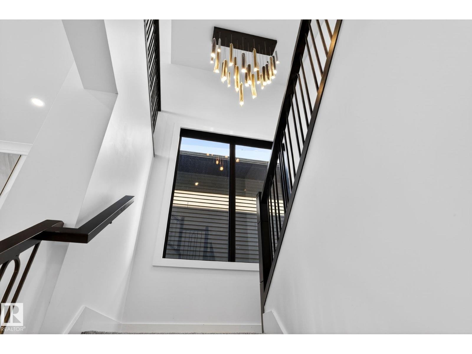 1926 Ainslie Link Sw, Edmonton, AB - Indoor Photo Showing Other Room