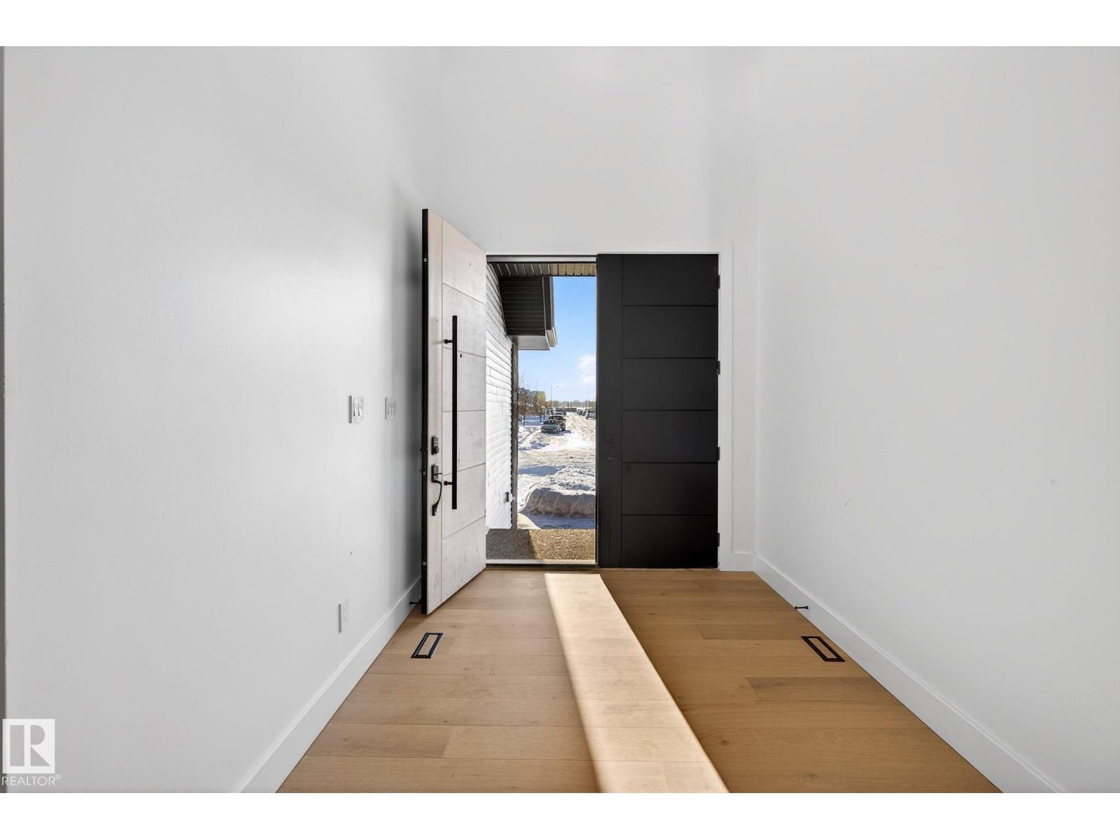 1926 Ainslie Link Sw, Edmonton, AB - Indoor Photo Showing Other Room