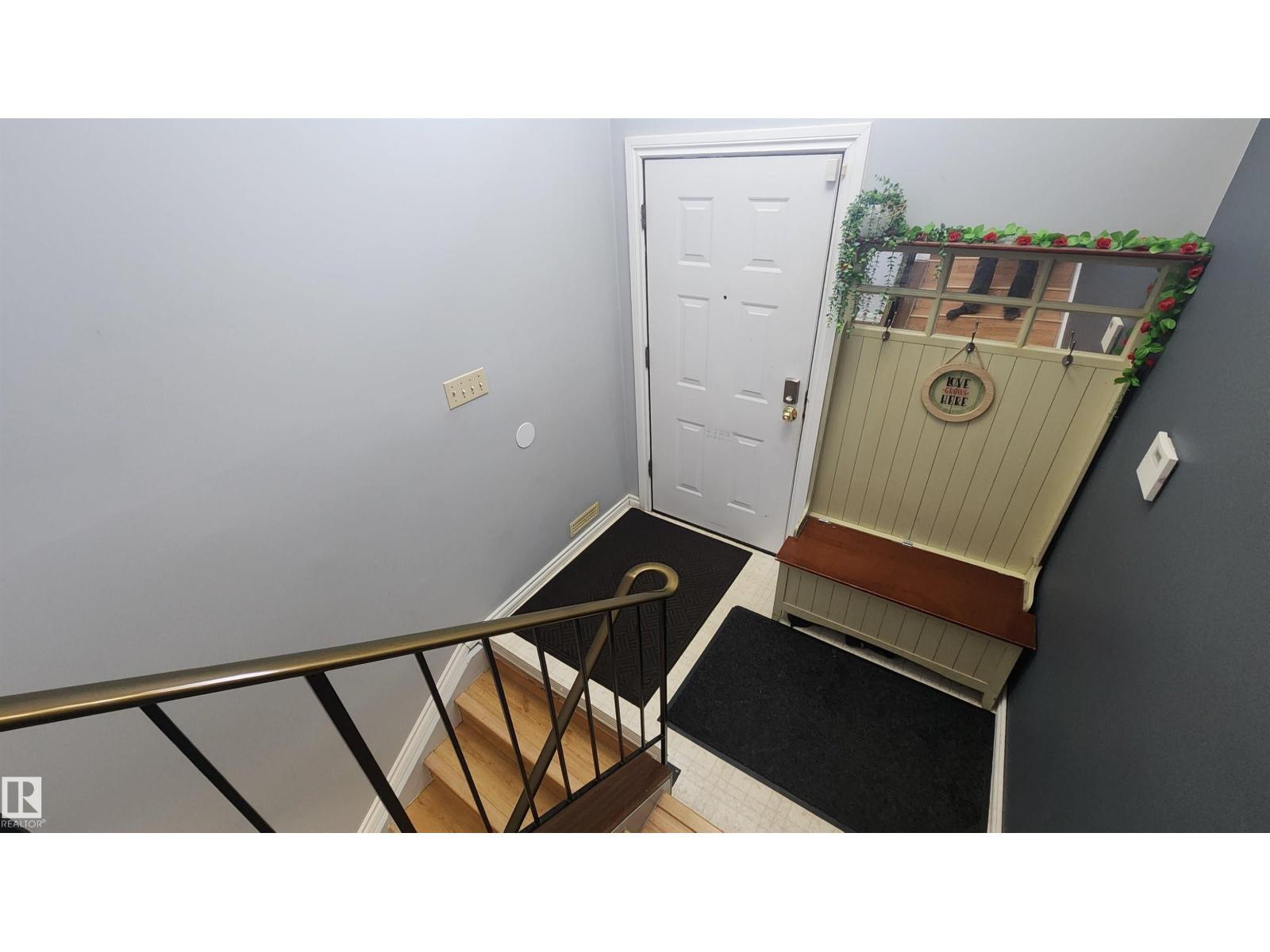 115 Ekota Cr Nw, Edmonton, AB - Indoor Photo Showing Other Room