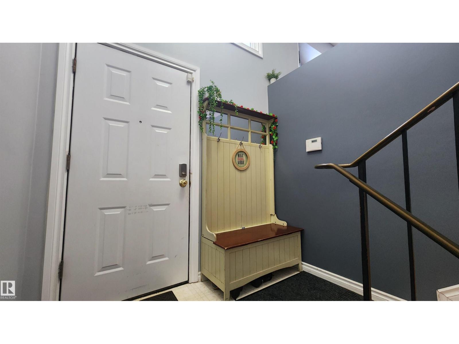 115 Ekota Cr Nw, Edmonton, AB - Indoor Photo Showing Other Room