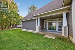 Back deck could be enclosed as a Muskoka room -