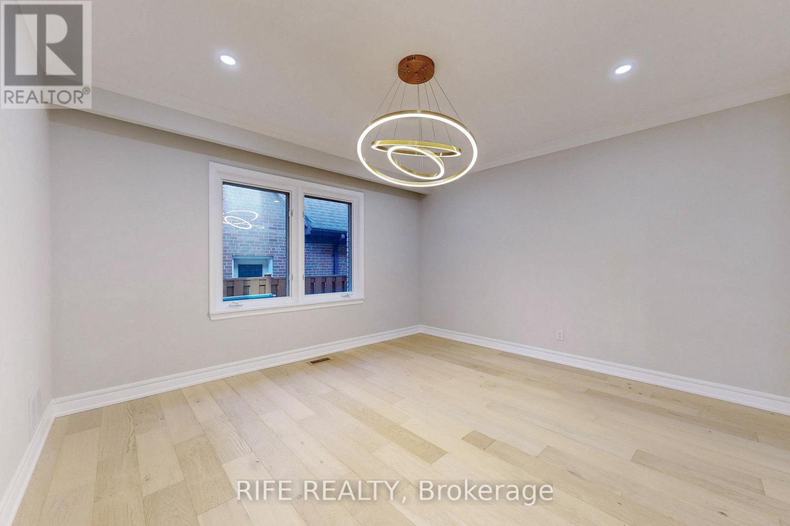 8 Elliotwood Court, Toronto, ON - Indoor Photo Showing Other Room