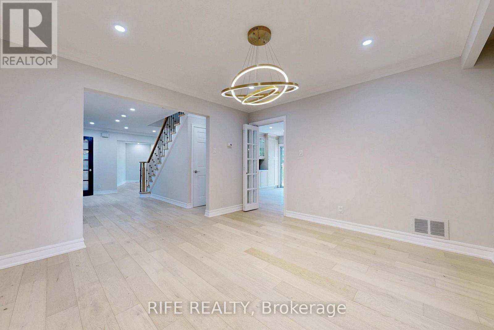 8 Elliotwood Court, Toronto, ON - Indoor Photo Showing Other Room