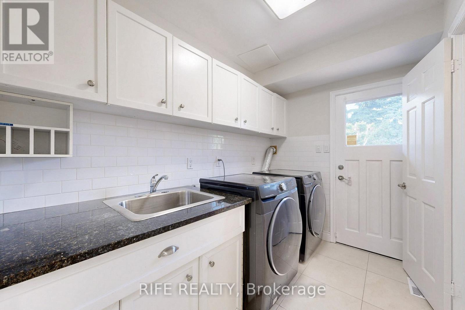 8 Elliotwood Court, Toronto, ON - Indoor Photo Showing Laundry Room