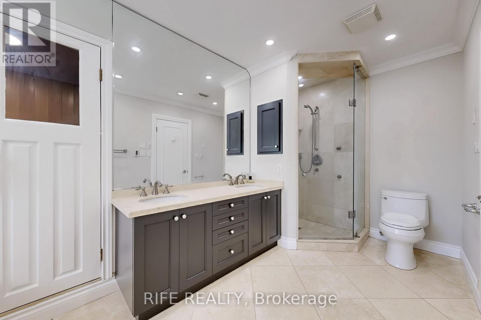 8 Elliotwood Court, Toronto, ON - Indoor Photo Showing Bathroom