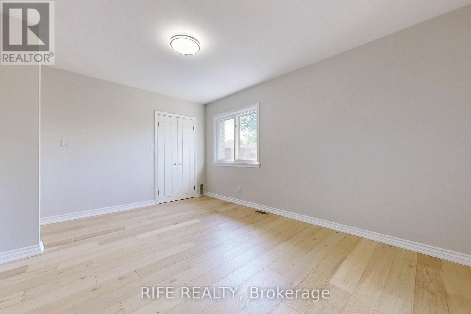 8 Elliotwood Court, Toronto, ON - Indoor Photo Showing Other Room
