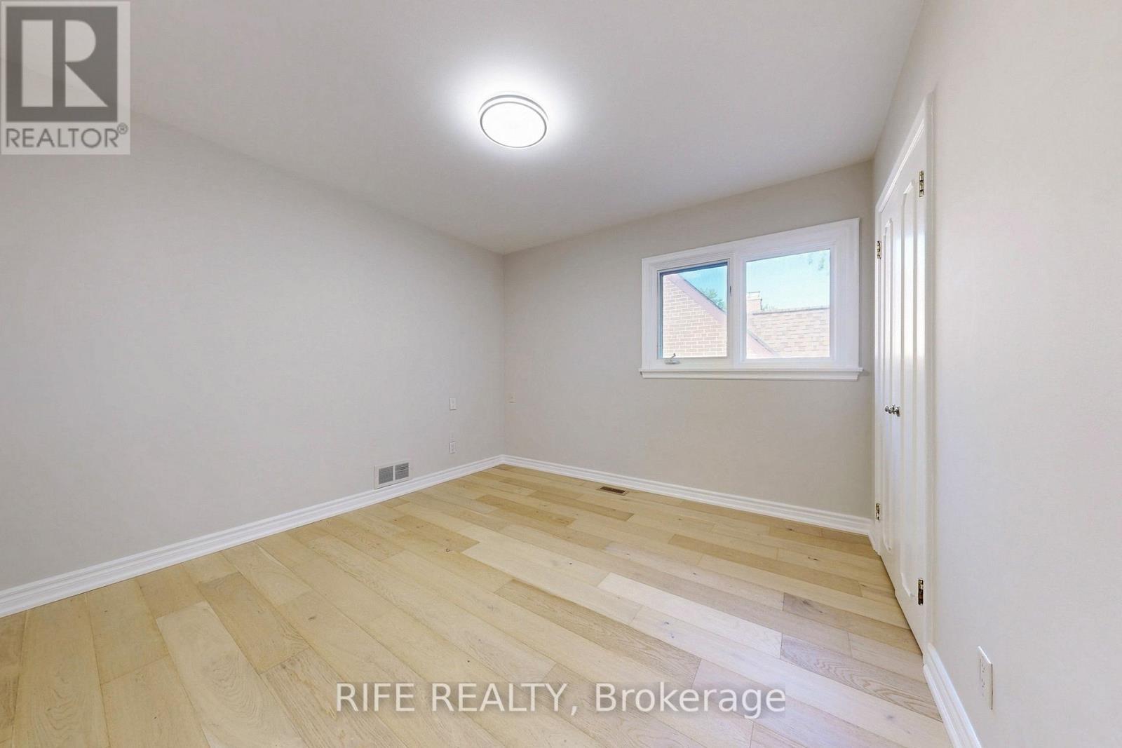 8 Elliotwood Court, Toronto, ON - Indoor Photo Showing Other Room