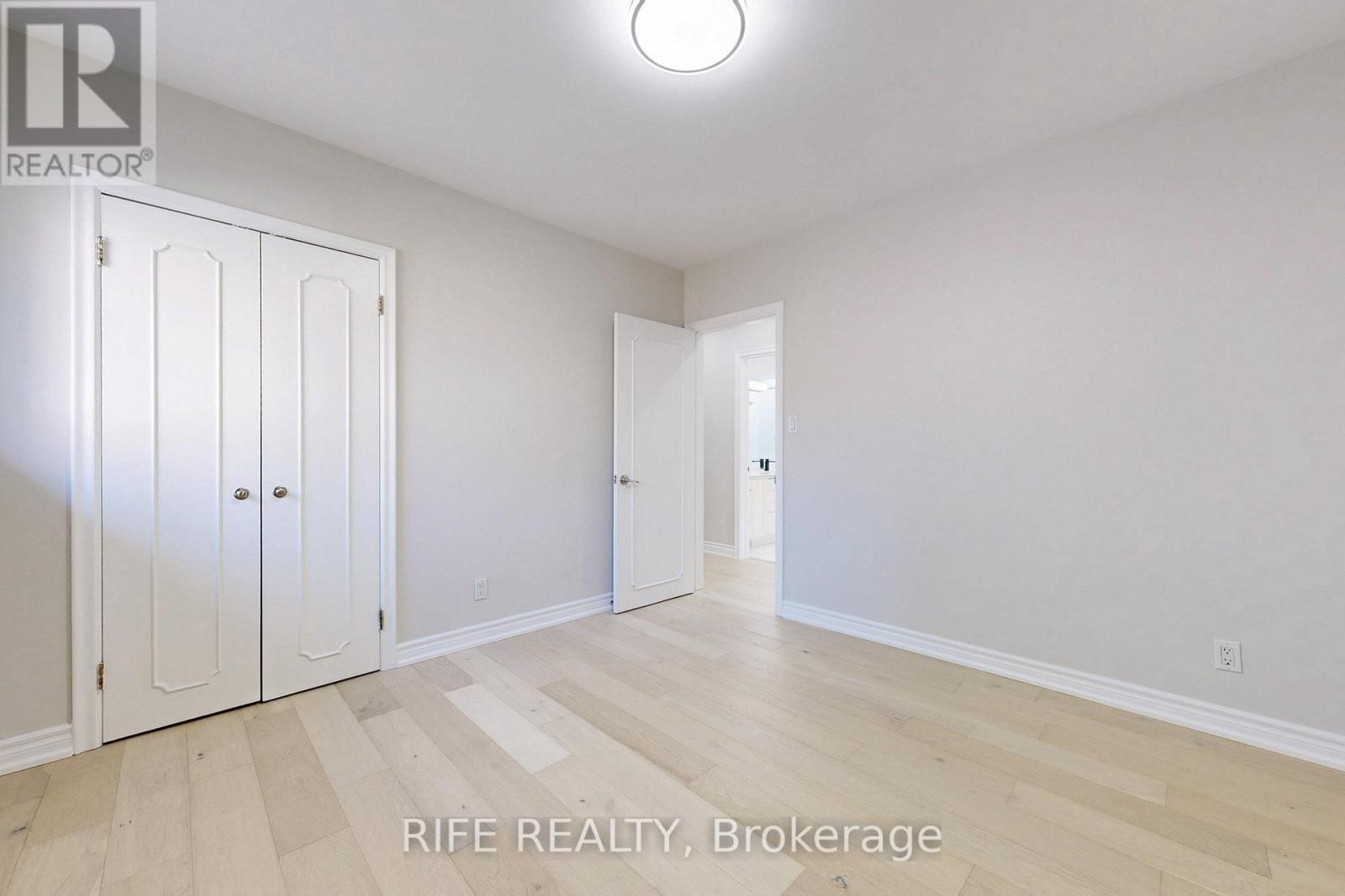 8 Elliotwood Court, Toronto, ON - Indoor Photo Showing Other Room