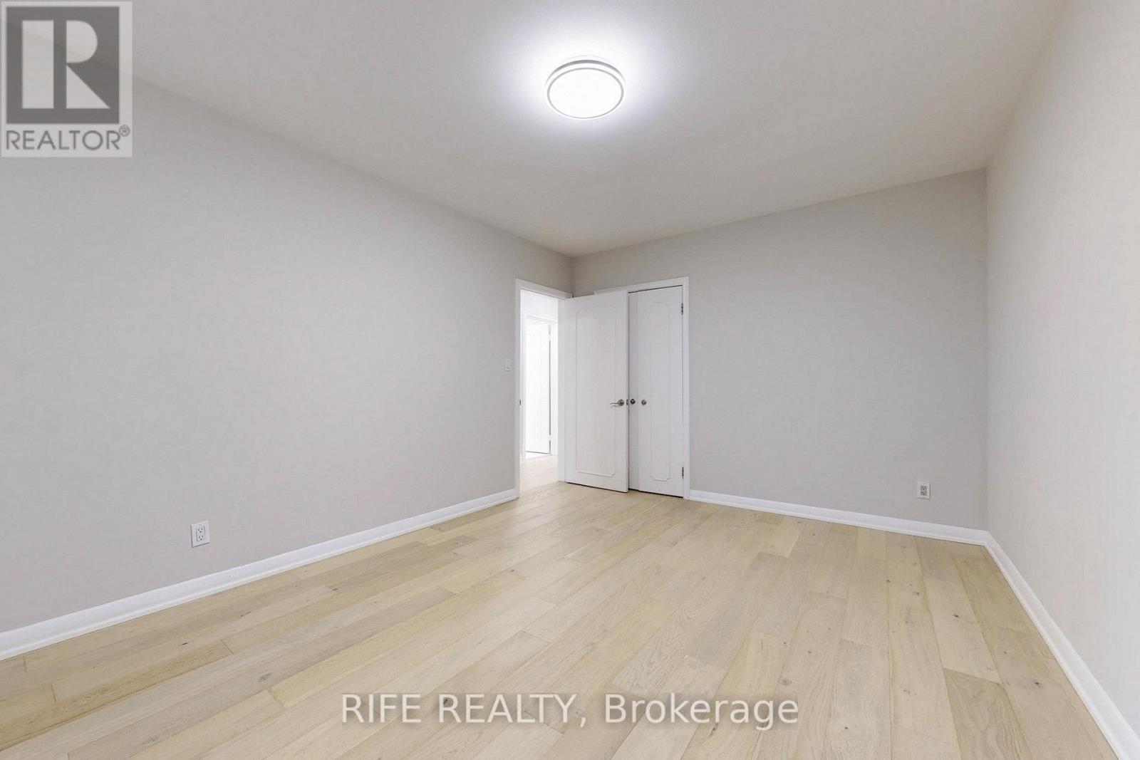 8 Elliotwood Court, Toronto, ON - Indoor Photo Showing Other Room