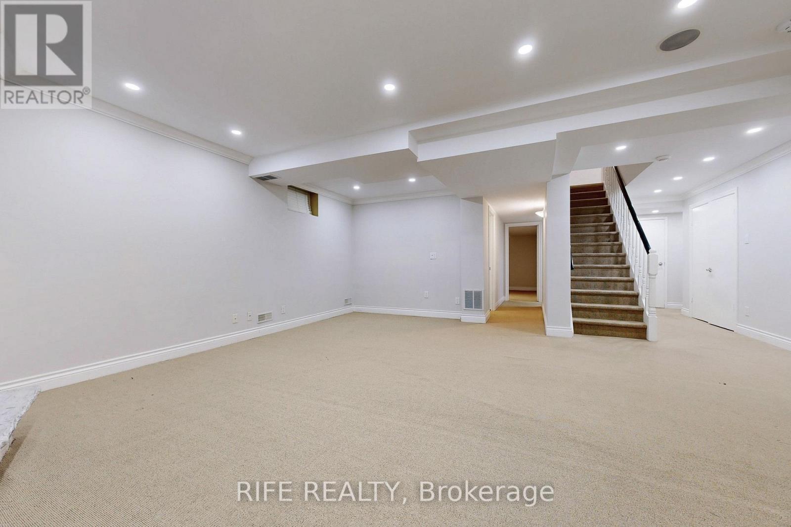 8 Elliotwood Court, Toronto, ON - Indoor