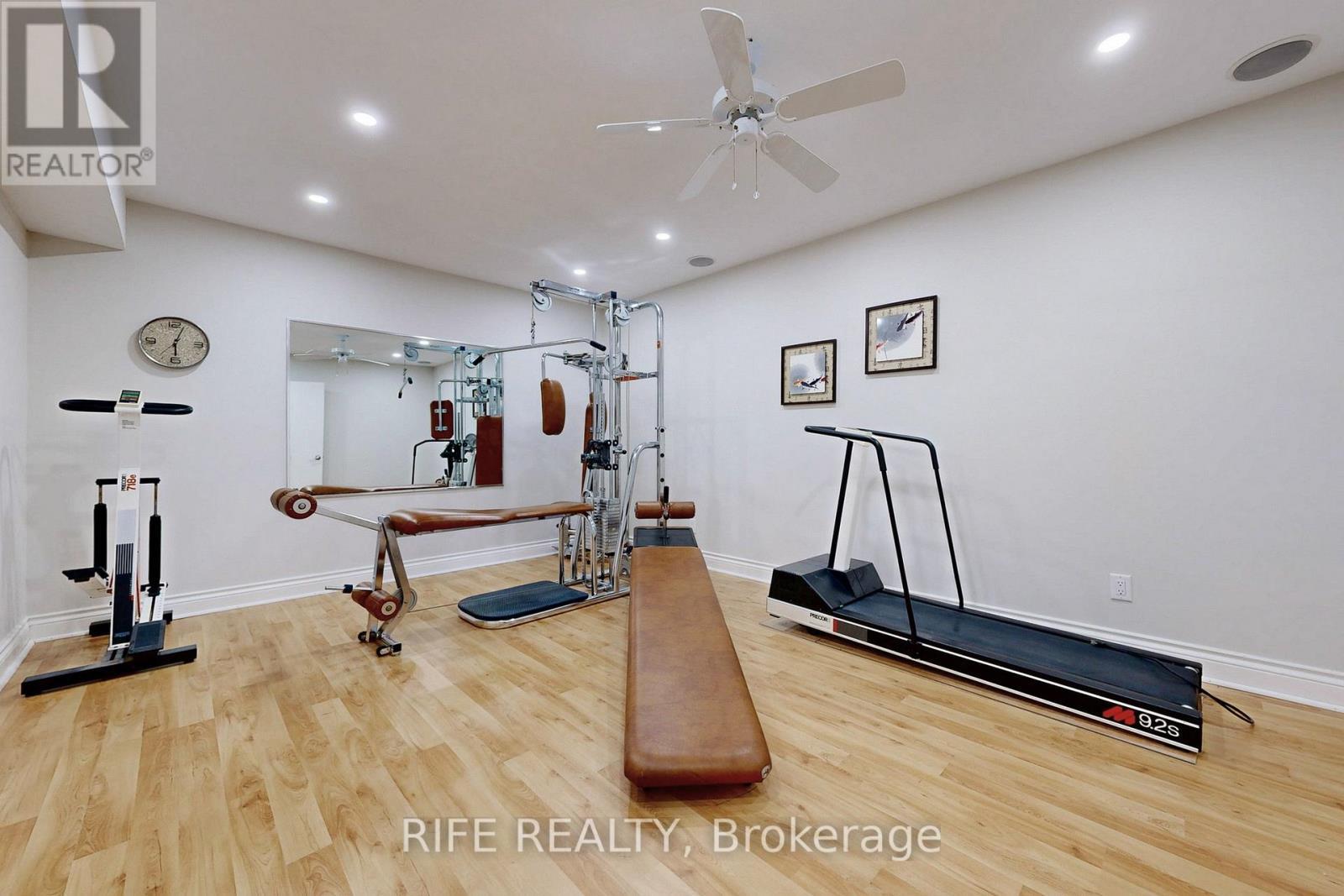 8 Elliotwood Court, Toronto, ON - Indoor Photo Showing Gym Room