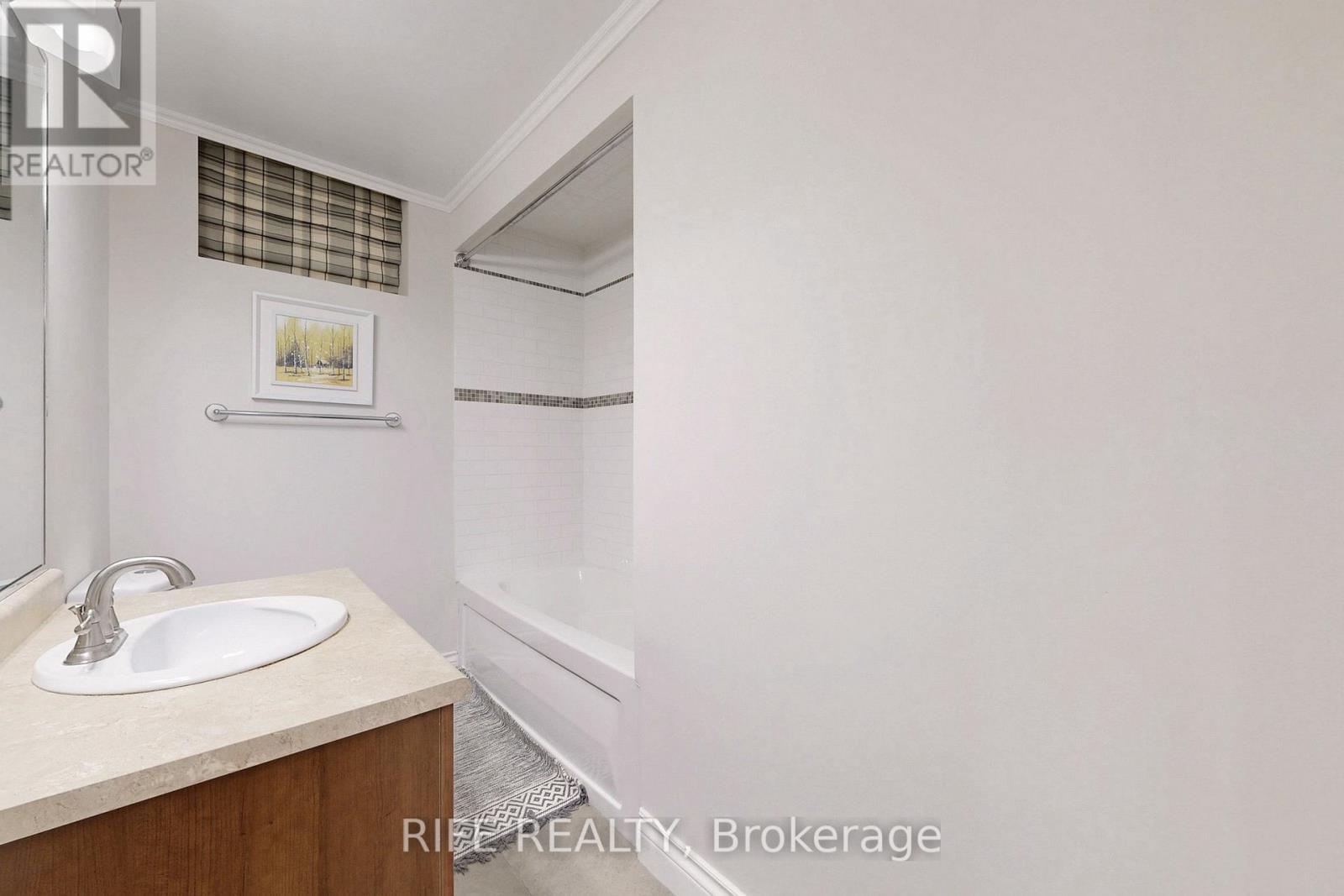 8 Elliotwood Court, Toronto, ON - Indoor Photo Showing Bathroom