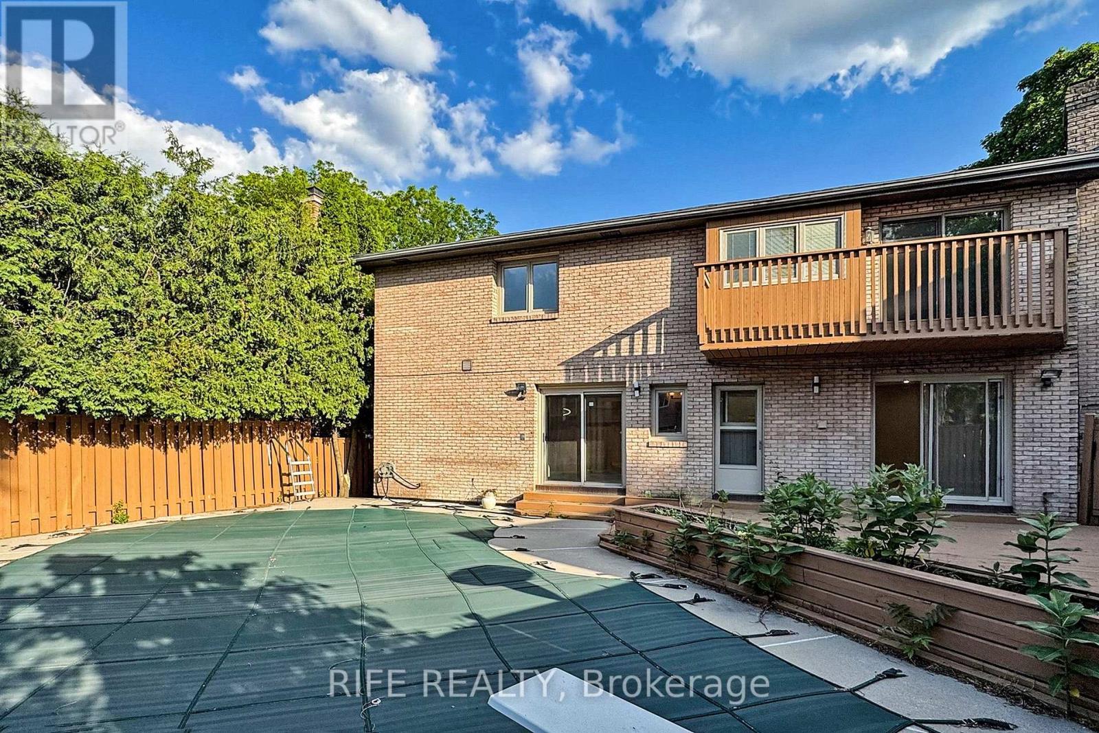 8 Elliotwood Court, Toronto, ON - Outdoor With Balcony