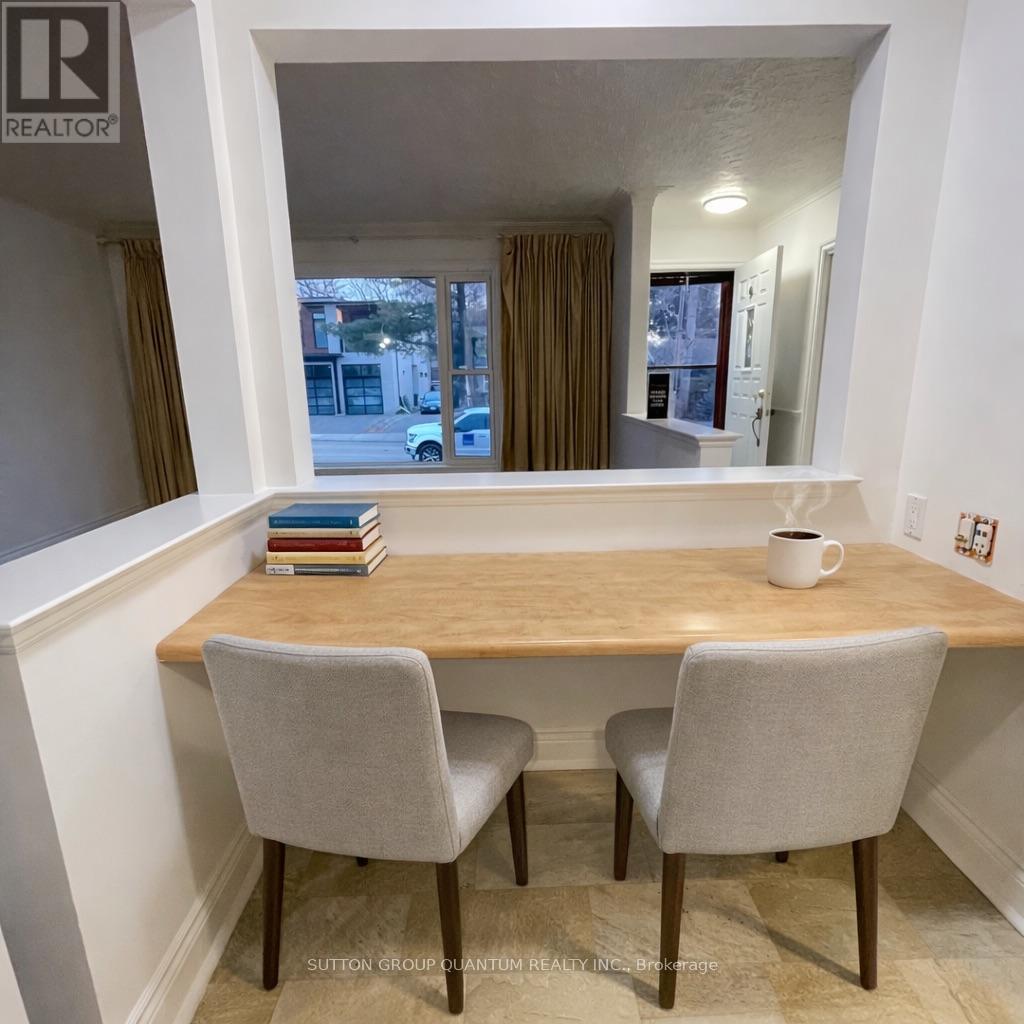 46 Woodlawn Avenue, Mississauga, ON - Indoor