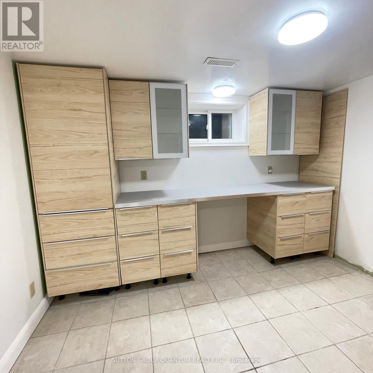 46 Woodlawn Avenue, Mississauga, ON - Indoor