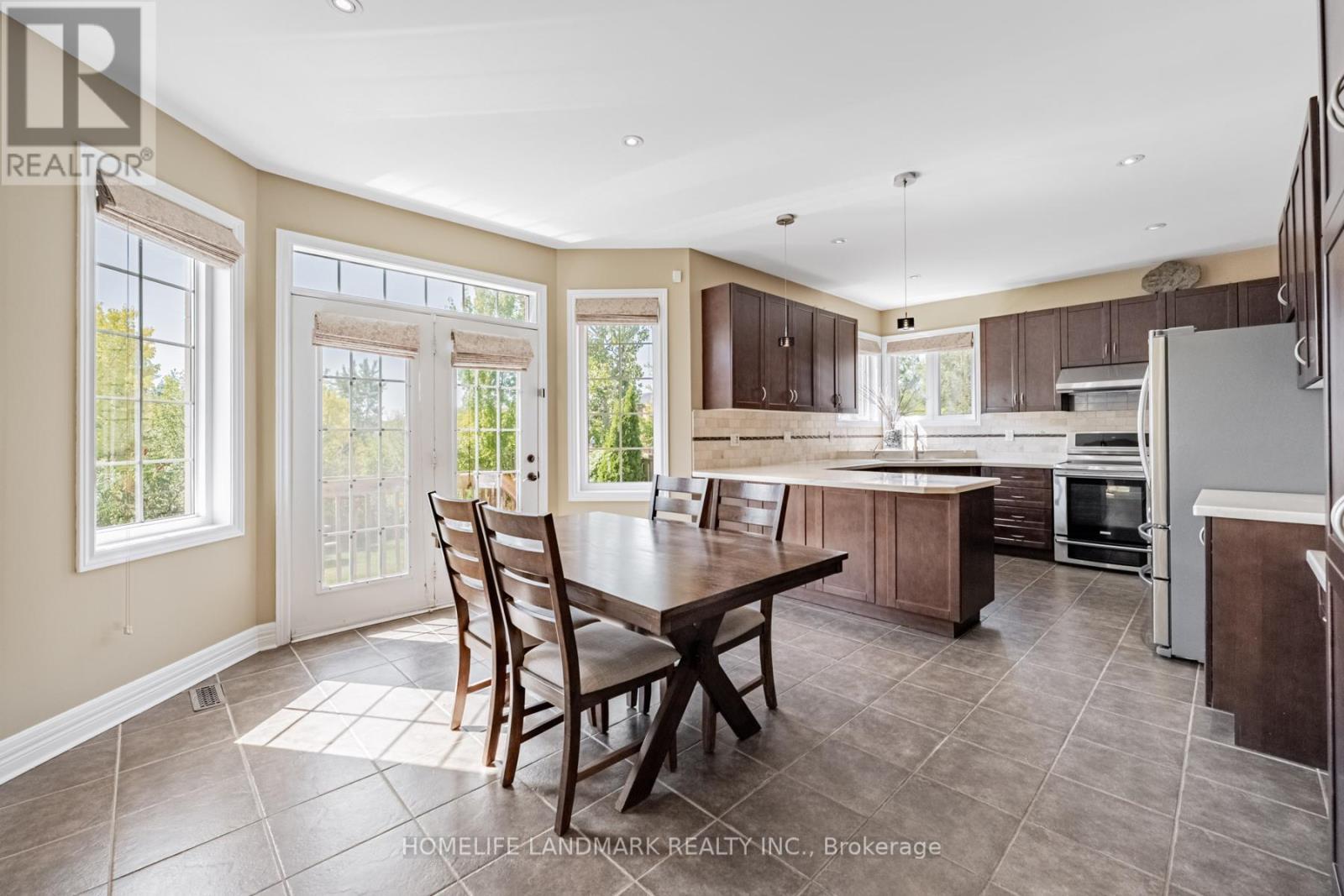 2481 Whistling Springs Crescent, Oakville, ON - Indoor