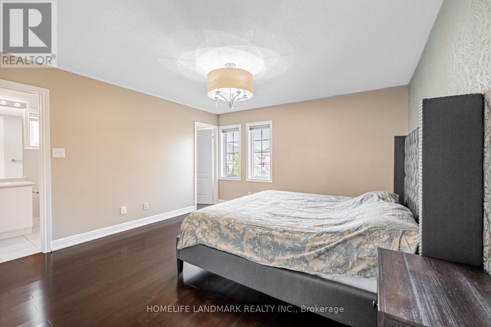 2481 Whistling Springs Crescent, Oakville, ON - Indoor Photo Showing Bedroom