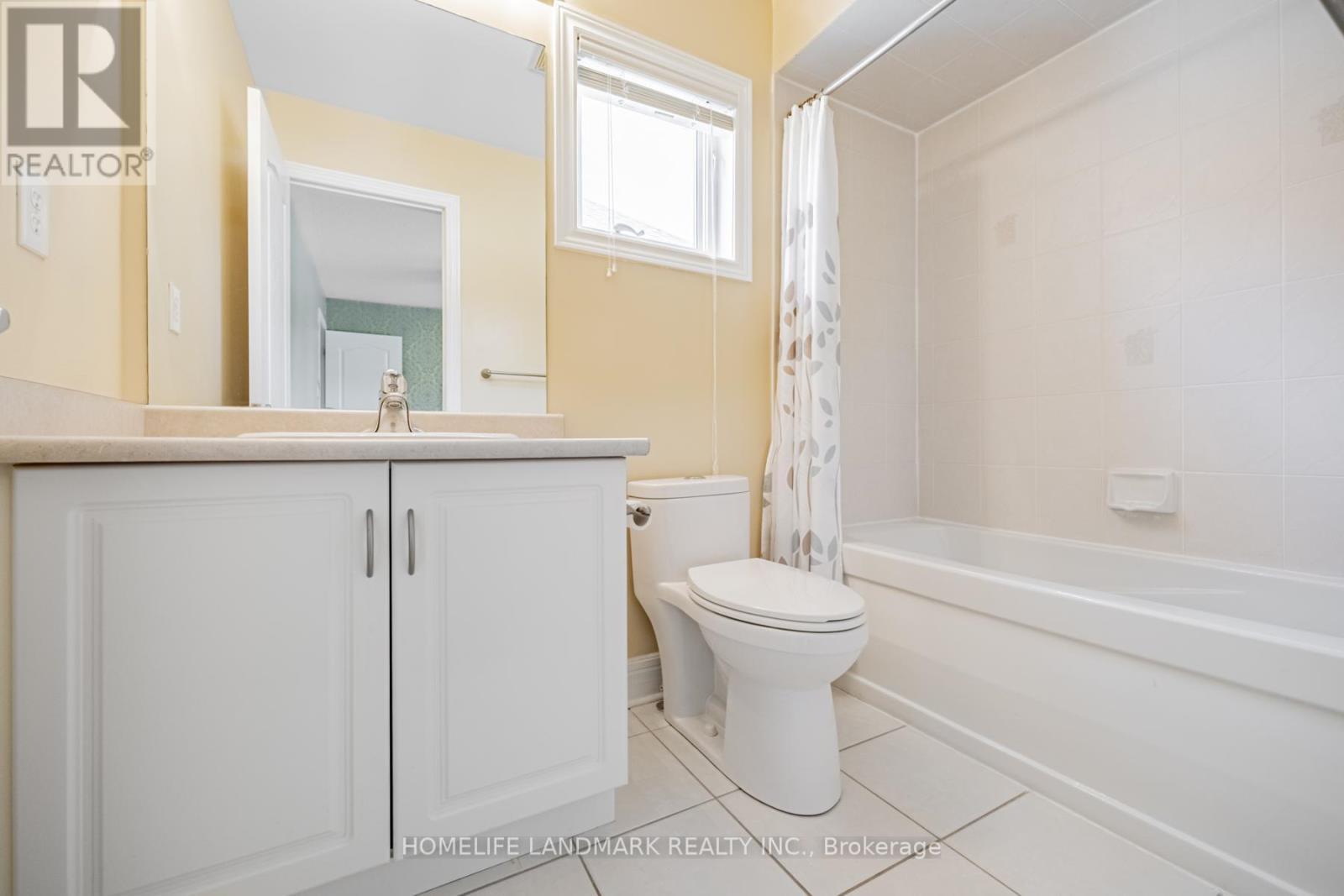 2481 Whistling Springs Crescent, Oakville, ON - Indoor Photo Showing Bathroom