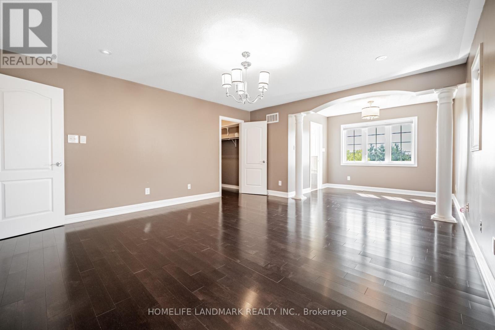 2481 Whistling Springs Crescent, Oakville, ON - Indoor Photo Showing Other Room