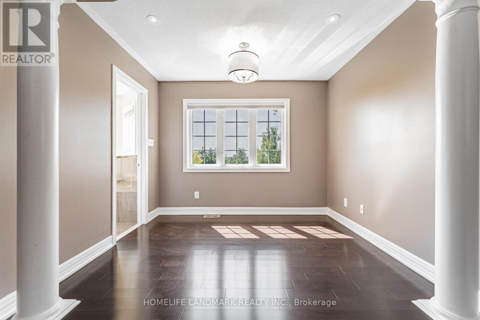 2481 Whistling Springs Crescent, Oakville, ON - Indoor Photo Showing Other Room