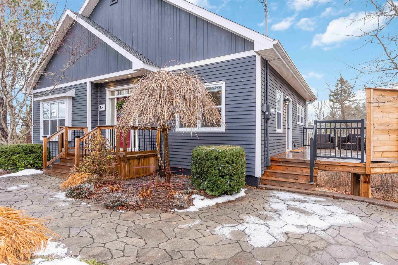 69 Sherwood Drive, Wolfville, NS