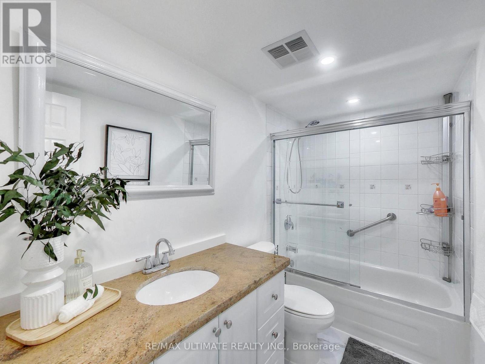 406 - 75 Emmett Avenue, Toronto, ON - Indoor Photo Showing Bathroom