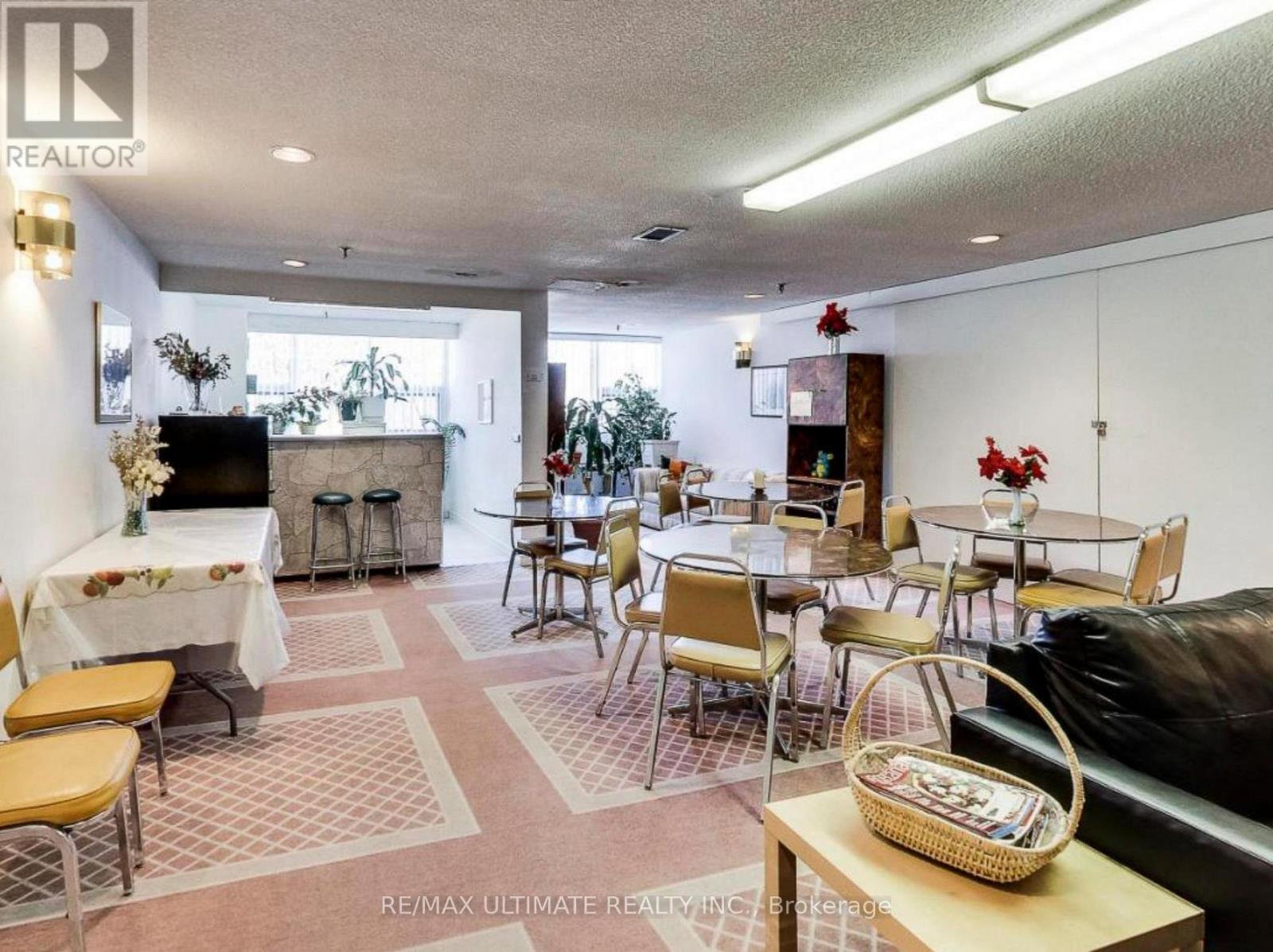 406 - 75 Emmett Avenue, Toronto, ON - Indoor