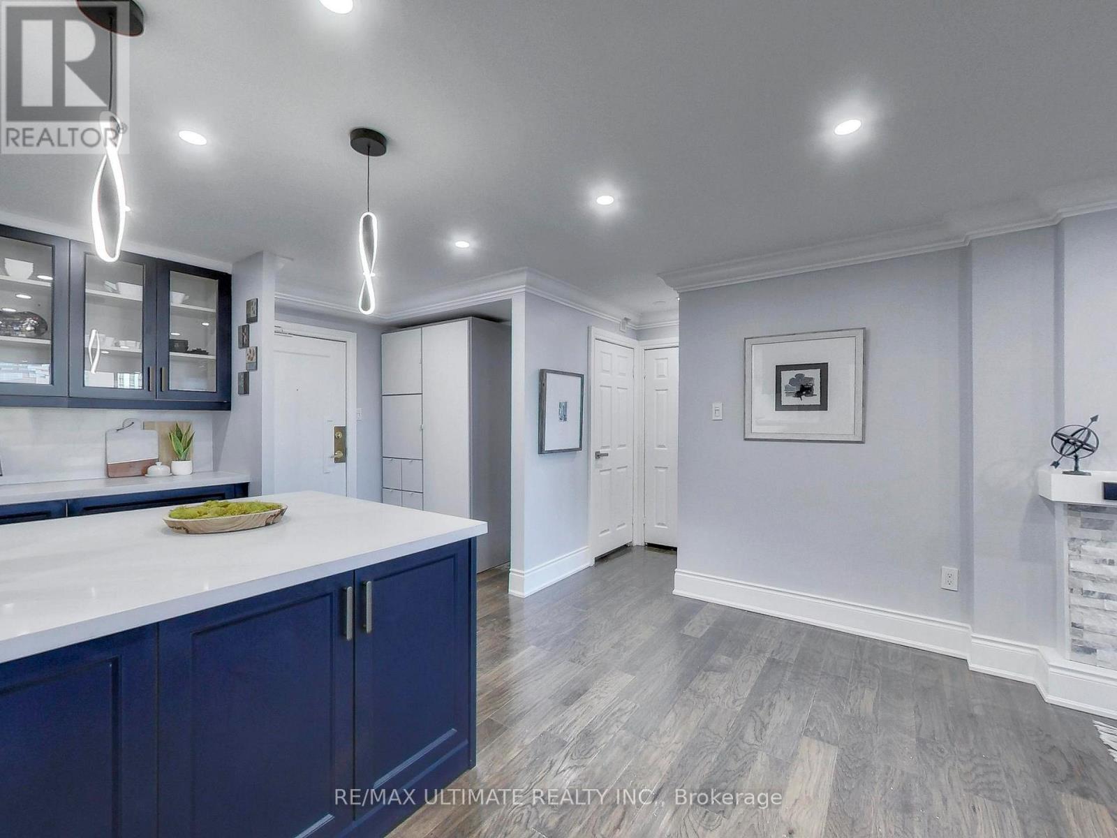 406 - 75 Emmett Avenue, Toronto, ON - Indoor