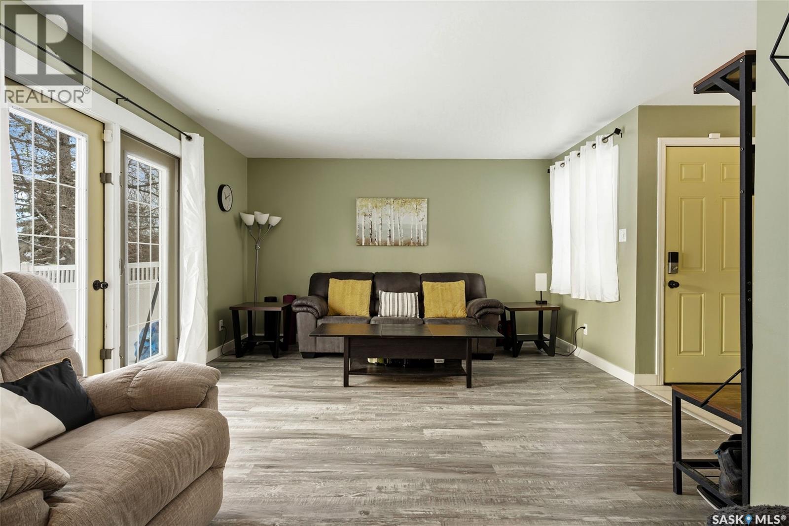 874 Callander Crescent N, Regina, SK - Indoor Photo Showing Living Room