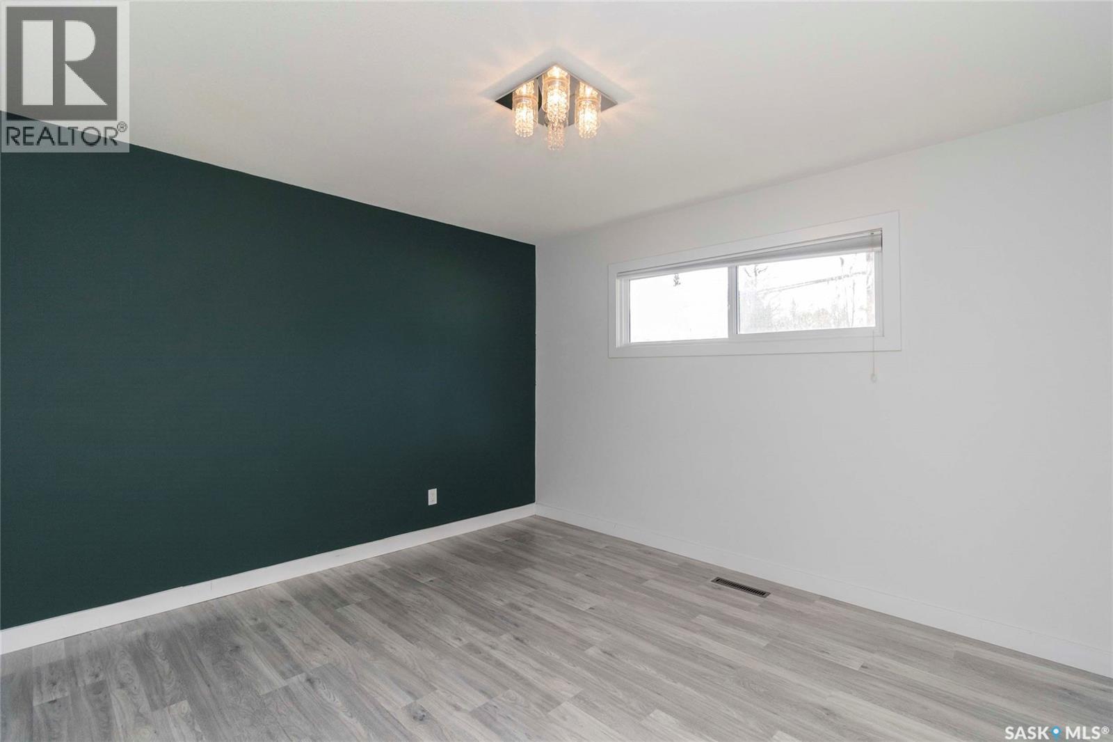 2406 Cairns Avenue, Saskatoon, SK - Indoor Photo Showing Other Room