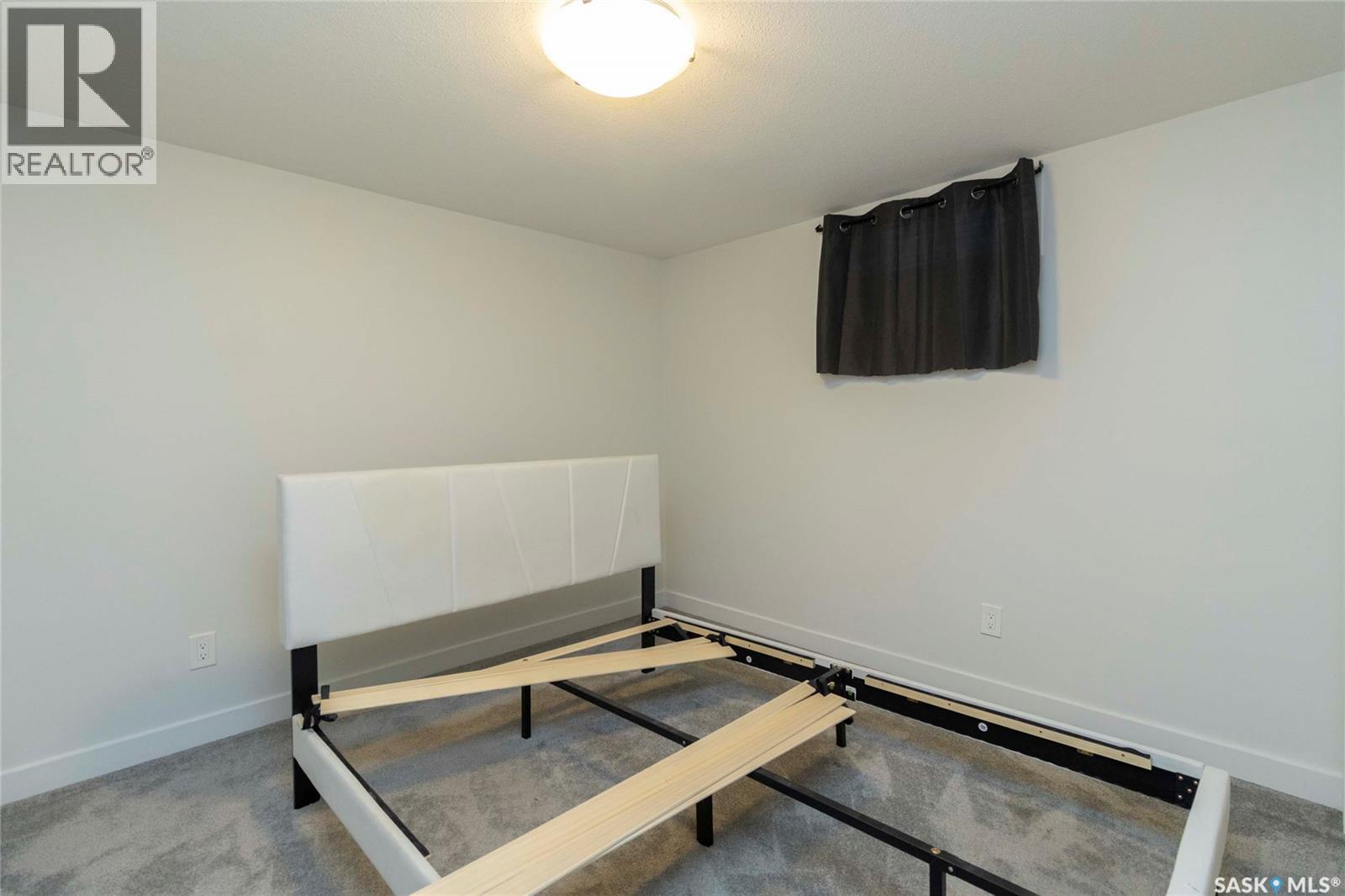 2406 Cairns Avenue, Saskatoon, SK - Indoor Photo Showing Other Room