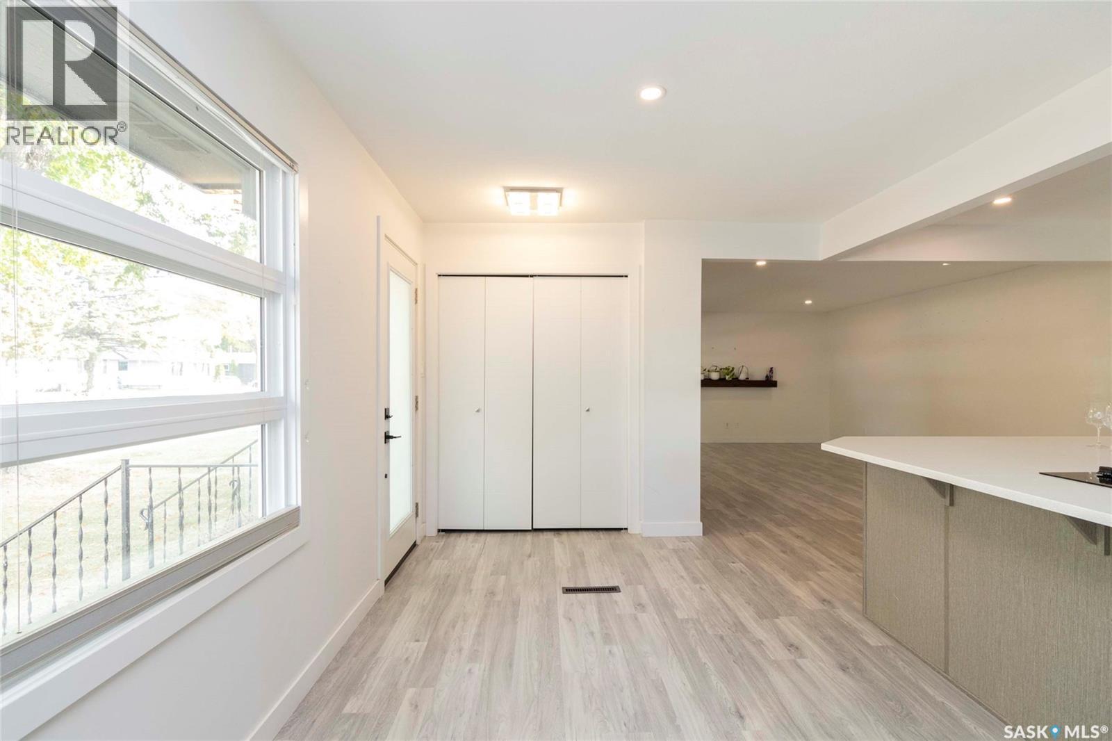 2406 Cairns Avenue, Saskatoon, SK - Indoor Photo Showing Other Room