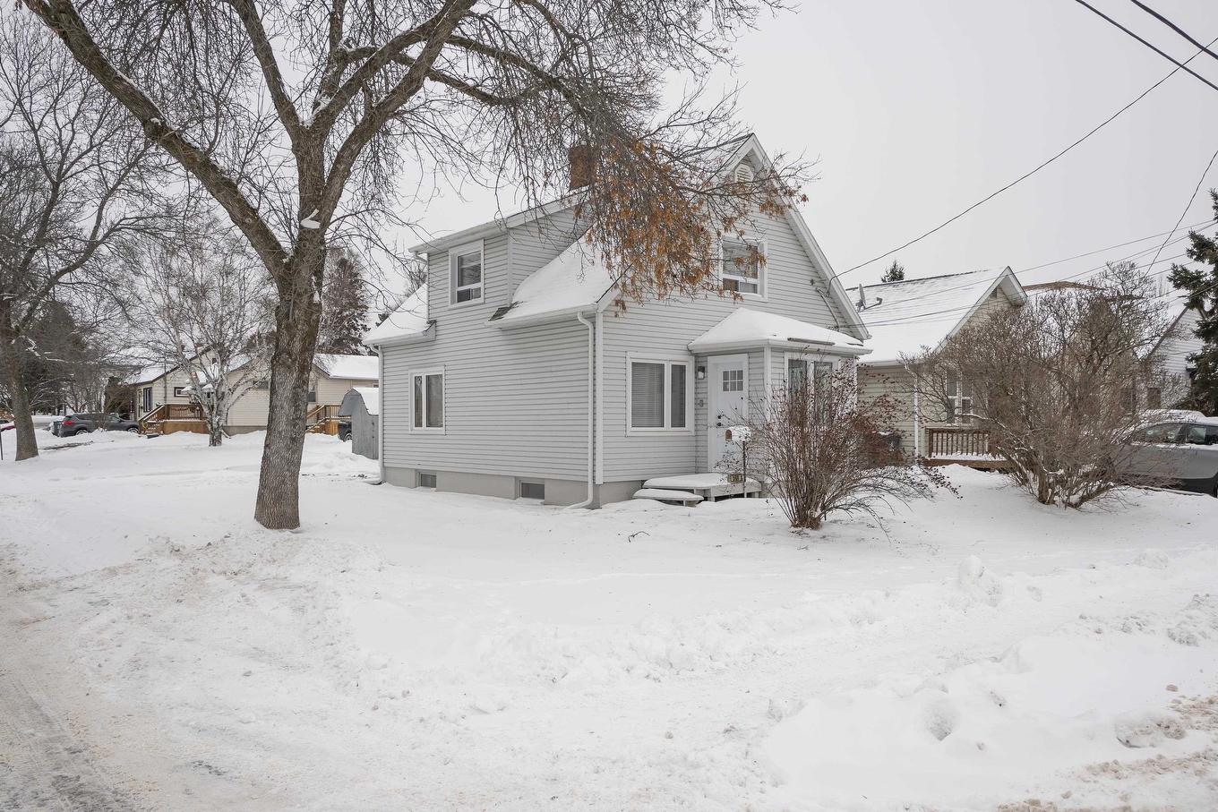 598 Van Norman Street, Thunder Bay, ON - Outdoor