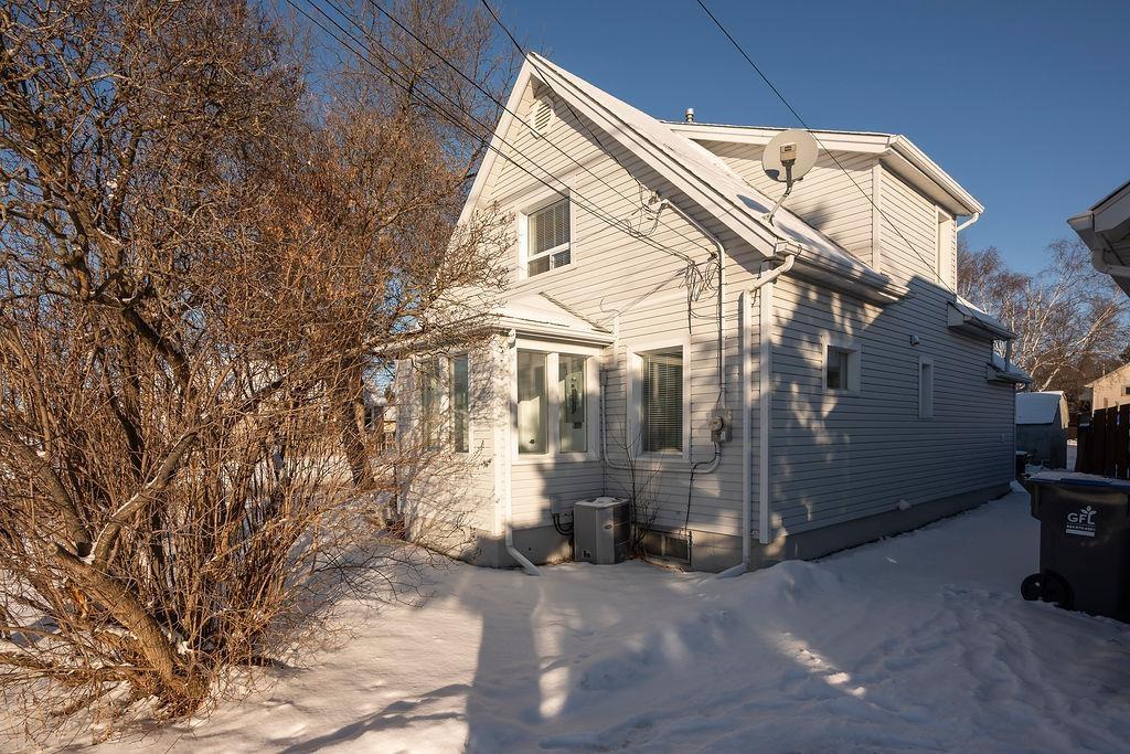 598 Van Norman Street, Thunder Bay, ON - Outdoor