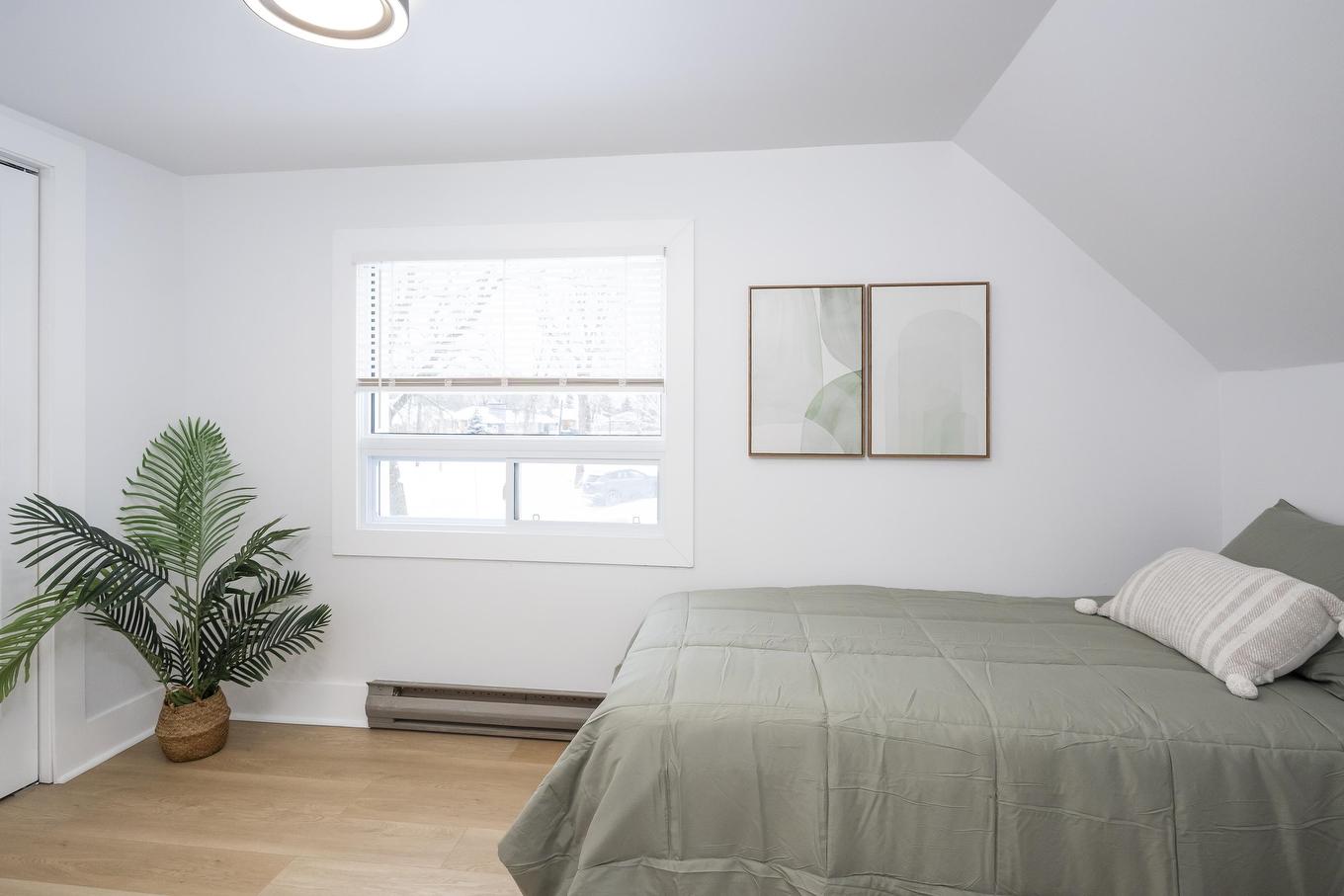 598 Van Norman Street, Thunder Bay, ON - Indoor Photo Showing Bedroom