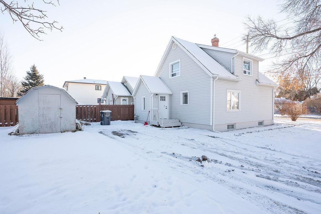 598 Van Norman Street, Thunder Bay, ON - Outdoor