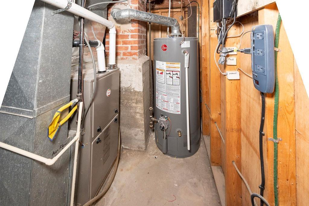 598 Van Norman Street, Thunder Bay, ON - Indoor Photo Showing Basement