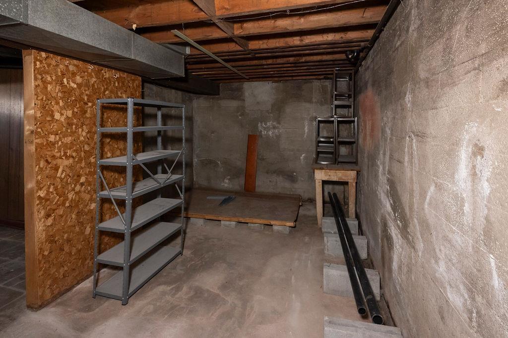 598 Van Norman Street, Thunder Bay, ON - Indoor Photo Showing Basement