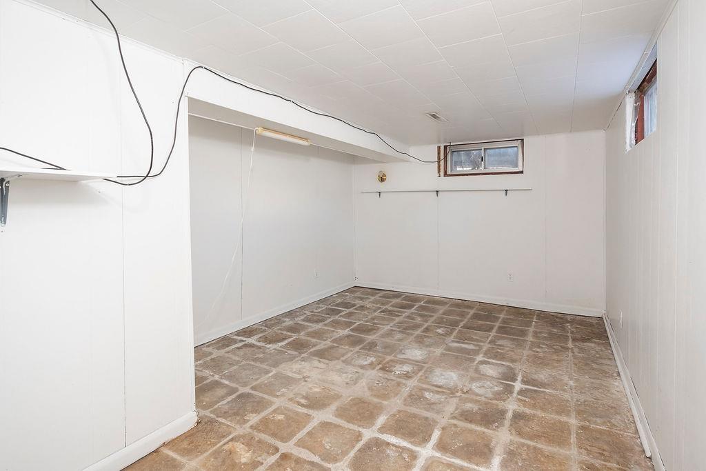 598 Van Norman Street, Thunder Bay, ON - Indoor Photo Showing Other Room