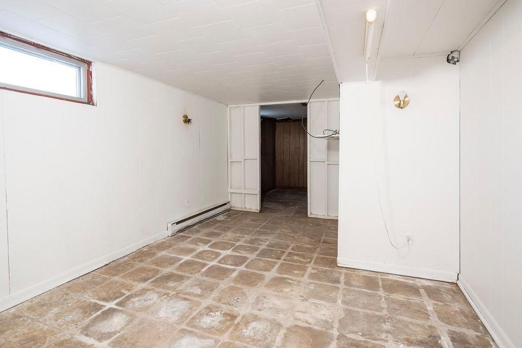 598 Van Norman Street, Thunder Bay, ON - Indoor Photo Showing Other Room