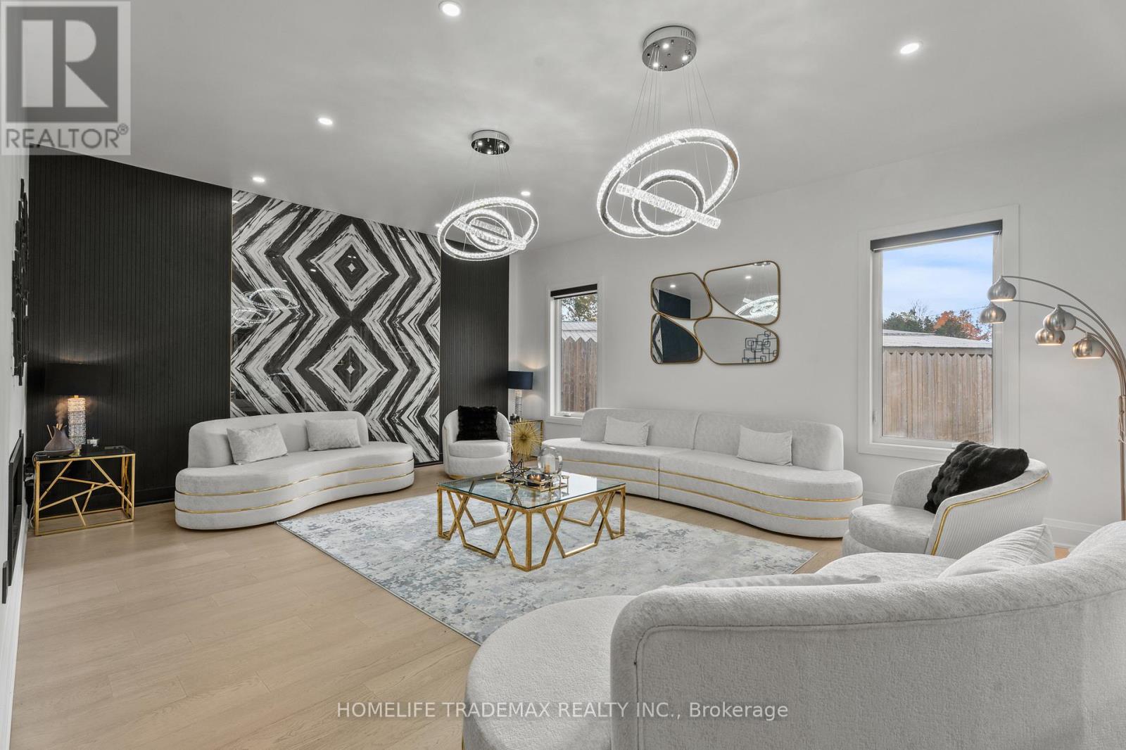 5321 Old Brock Road, Pickering, ON - Indoor Photo Showing Living Room