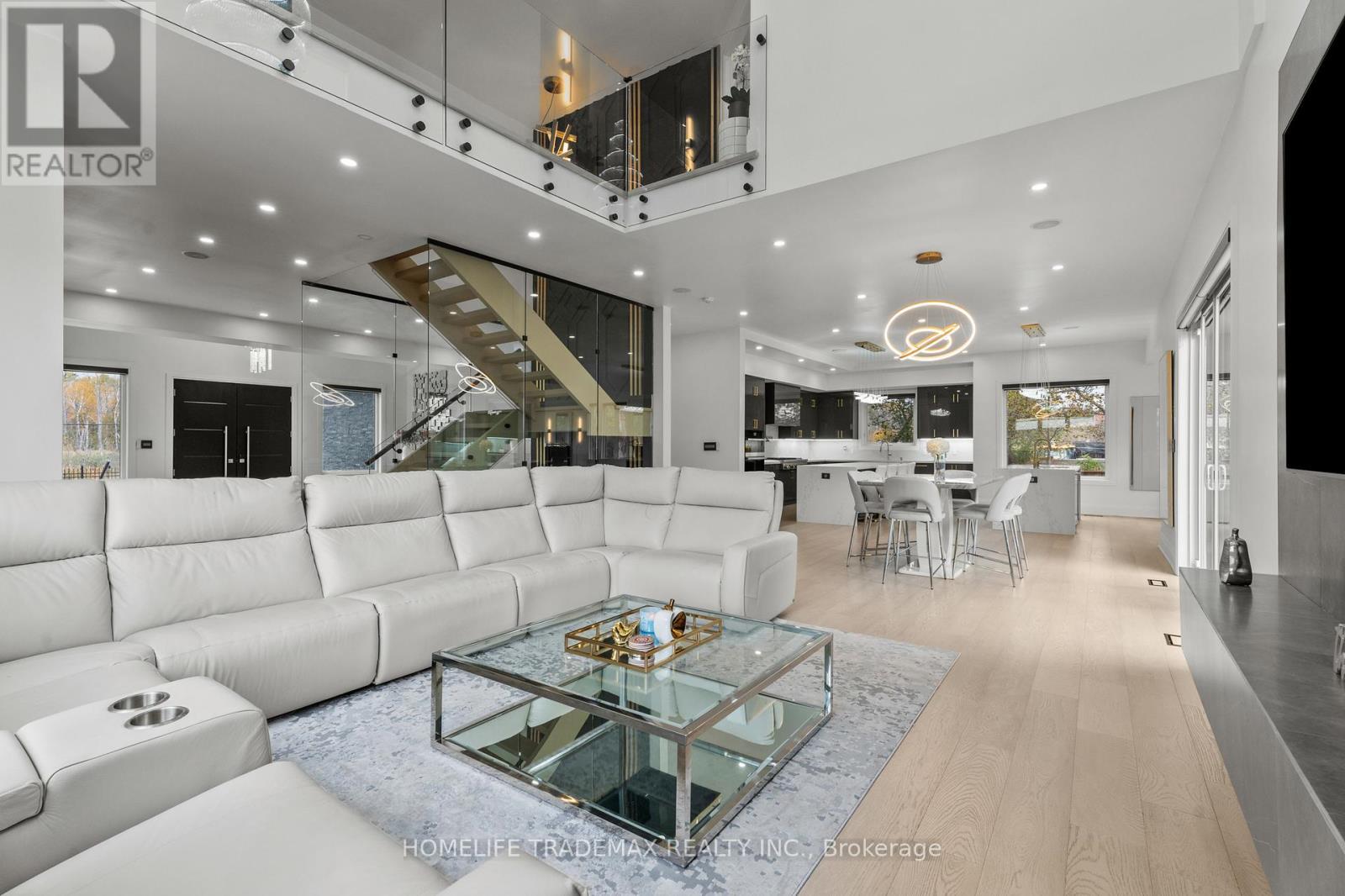 5321 Old Brock Road, Pickering, ON - Indoor Photo Showing Living Room