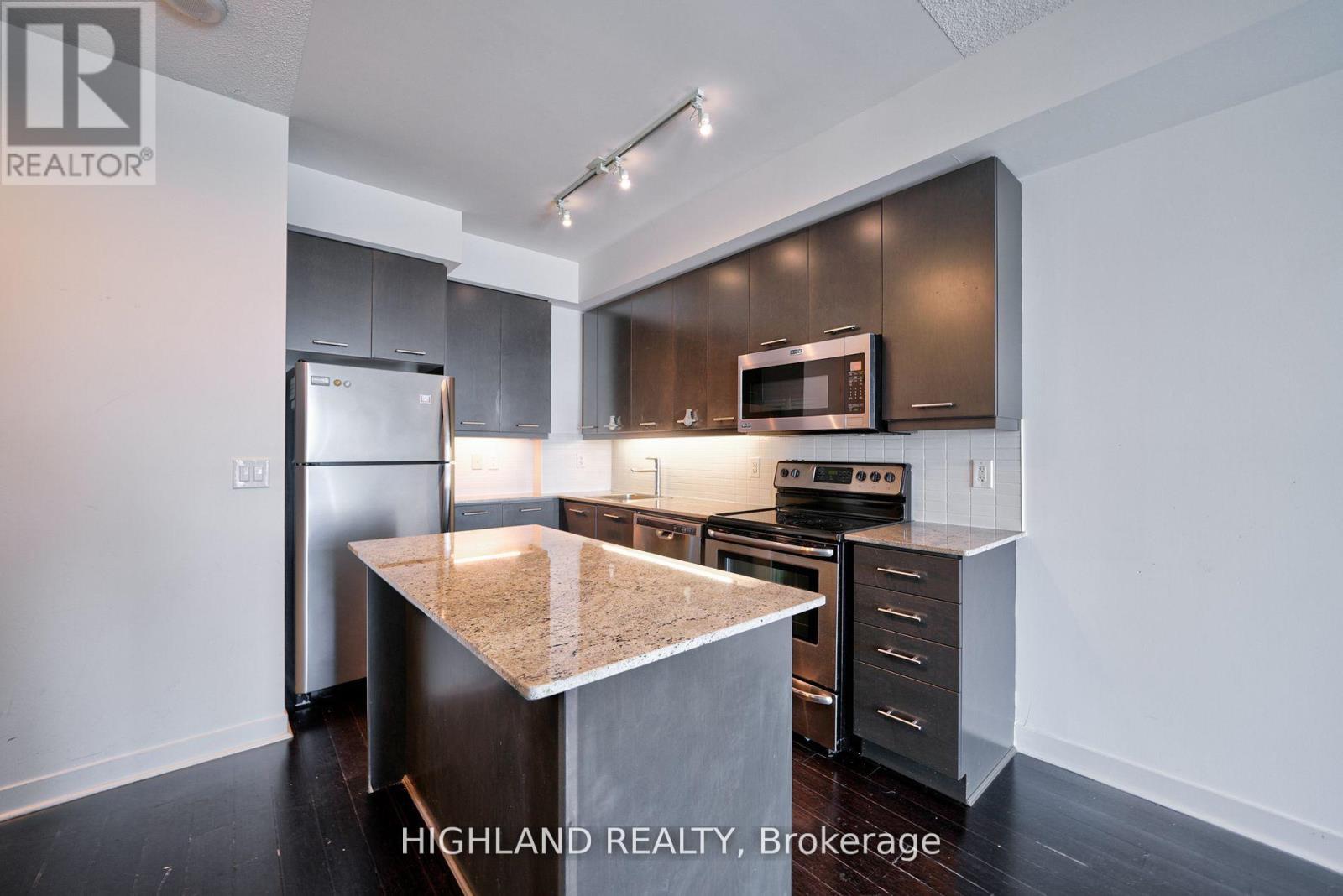 2807 - 360 Square One Drive, Mississauga, ON - Indoor Photo Showing Kitchen