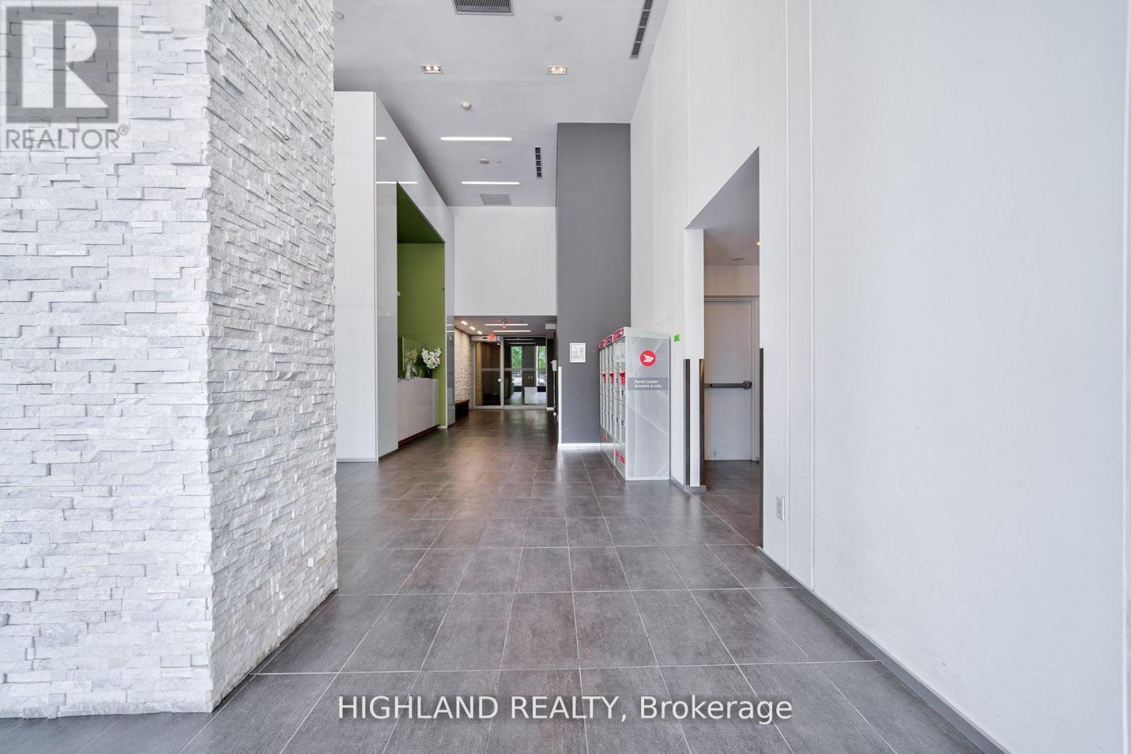 2807 - 360 Square One Drive, Mississauga, ON - Indoor Photo Showing Other Room