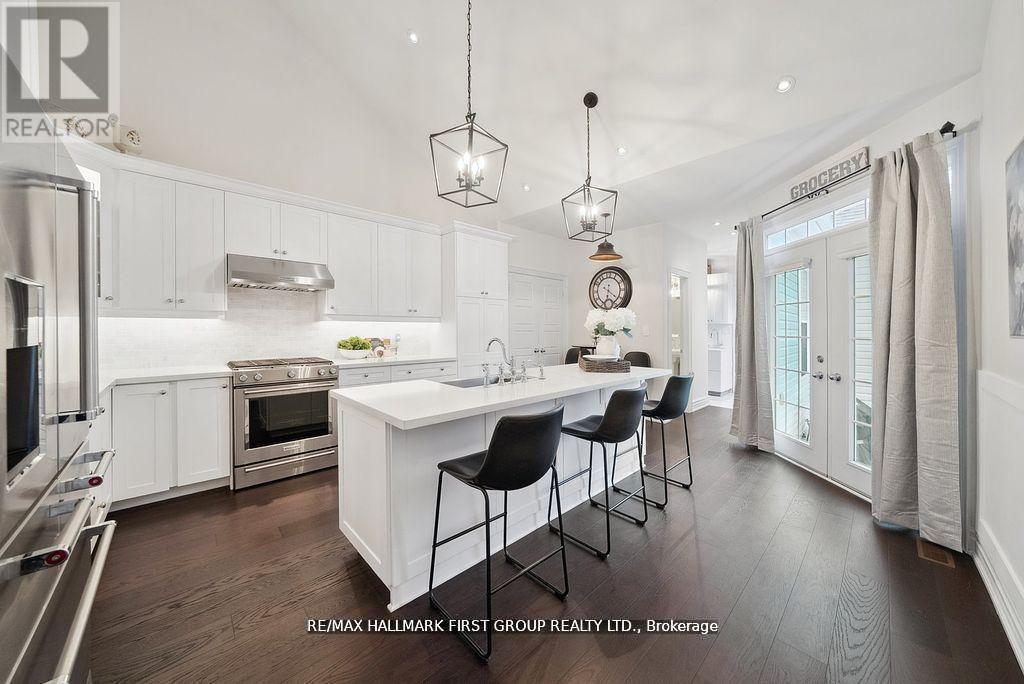 8 Bridges Boulevard, Port Hope, ON - Indoor Photo Showing Kitchen With Upgraded Kitchen