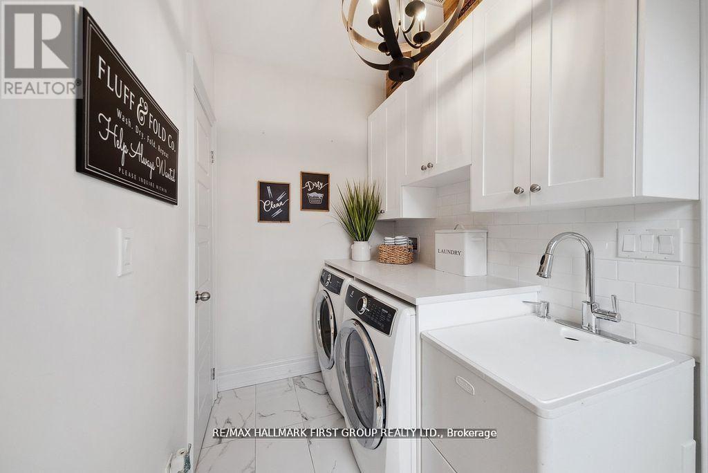 8 Bridges Boulevard, Port Hope, ON - Indoor Photo Showing Laundry Room