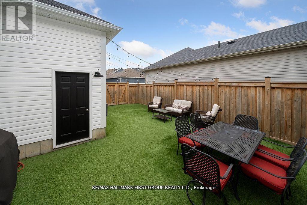 8 Bridges Boulevard, Port Hope, ON - Outdoor With Exterior