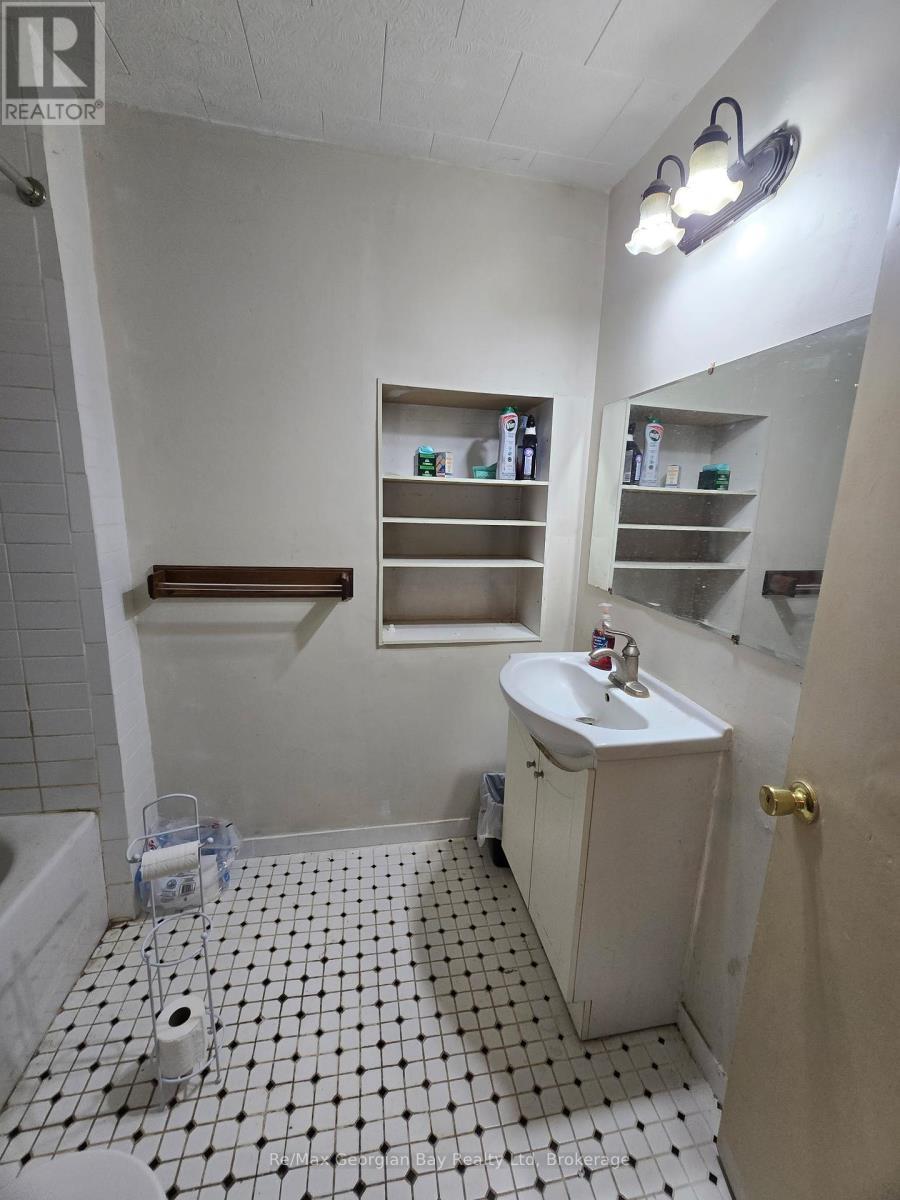 4 PC Bath - 8 Mill Street, Severn (Coldwater), ON - Indoor Photo Showing Bathroom